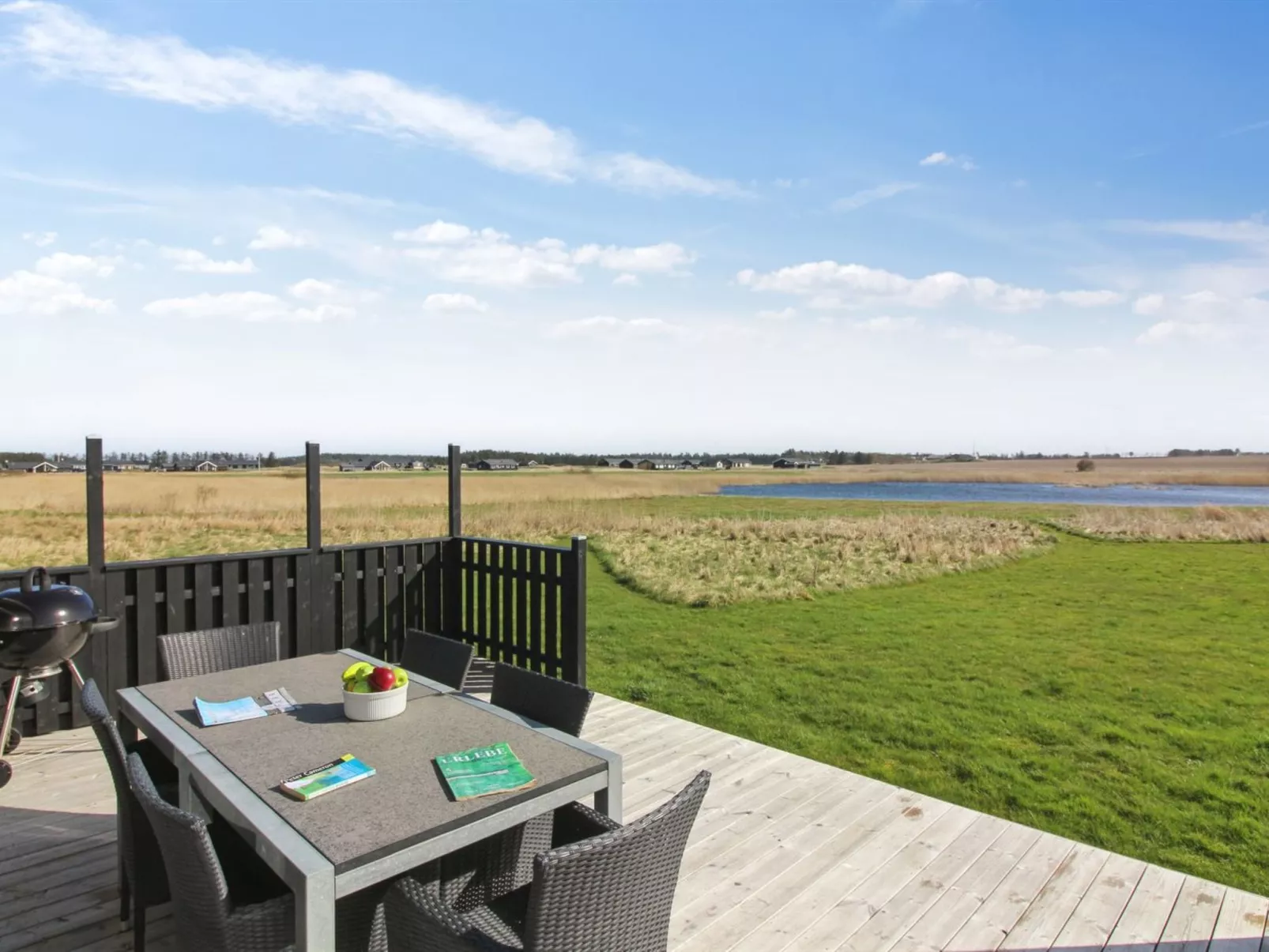 "Mirkka" - 1.5km from the sea-Buiten