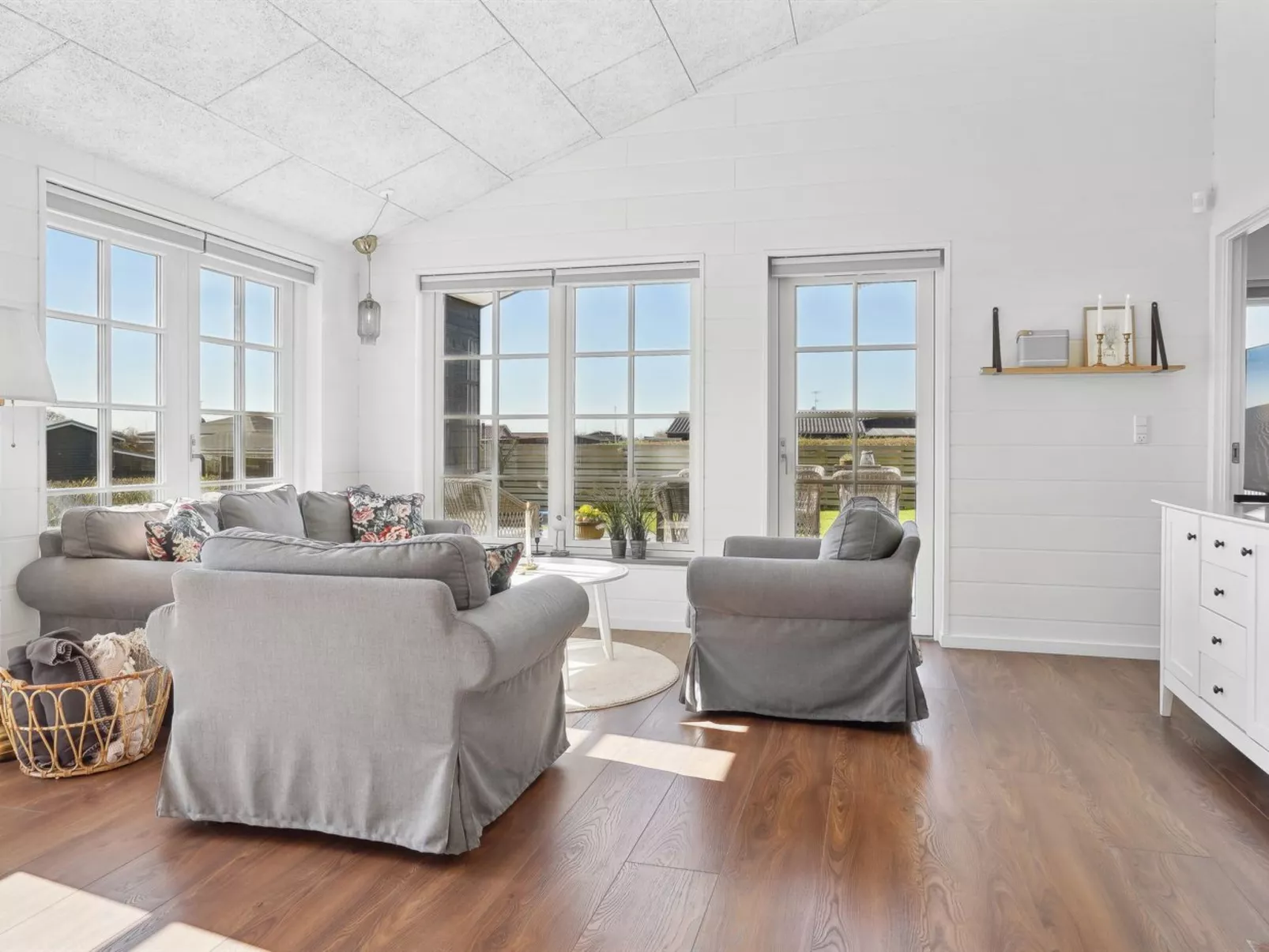 "Ovine" - 300m from the sea-Binnen