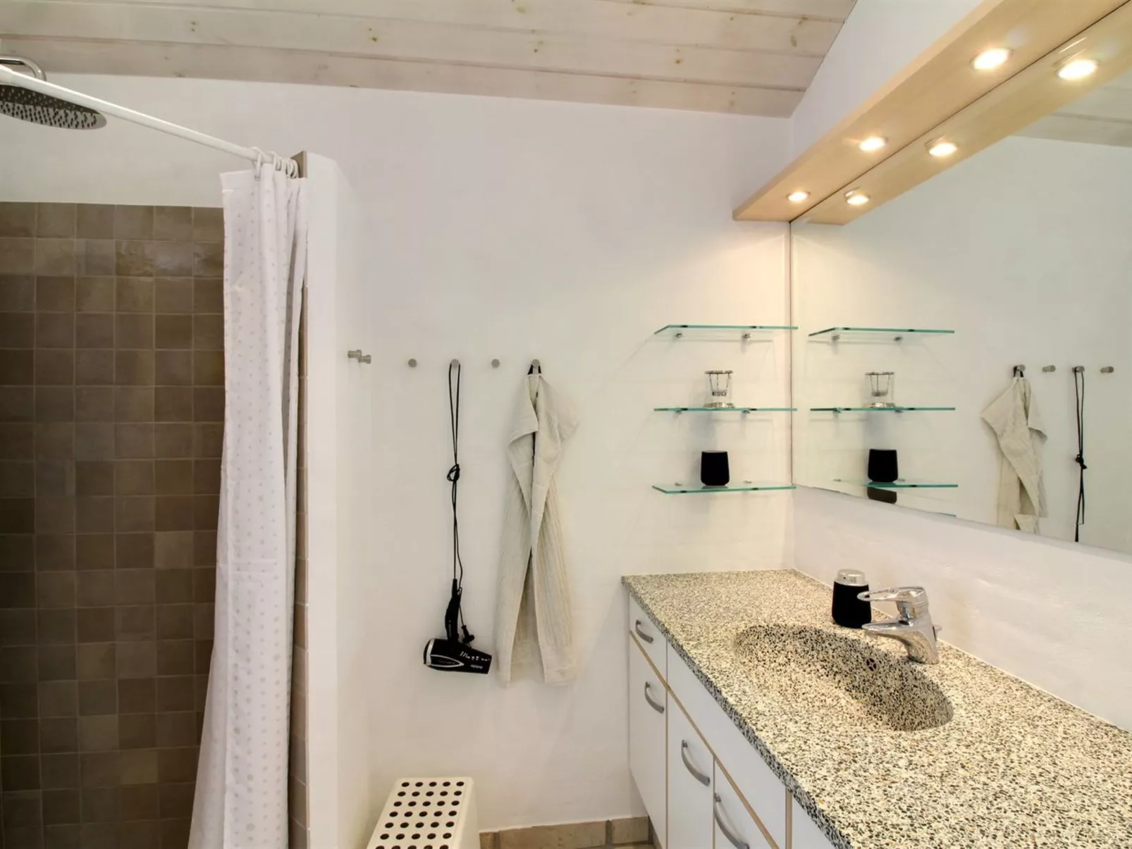 "Siljana" - 1km from the sea-Binnen