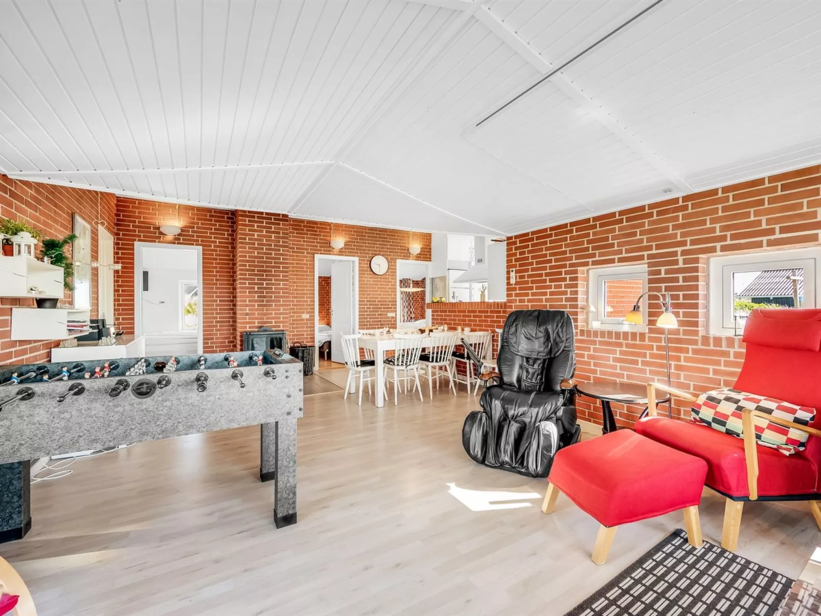 "Fia" -  from the sea-Binnen