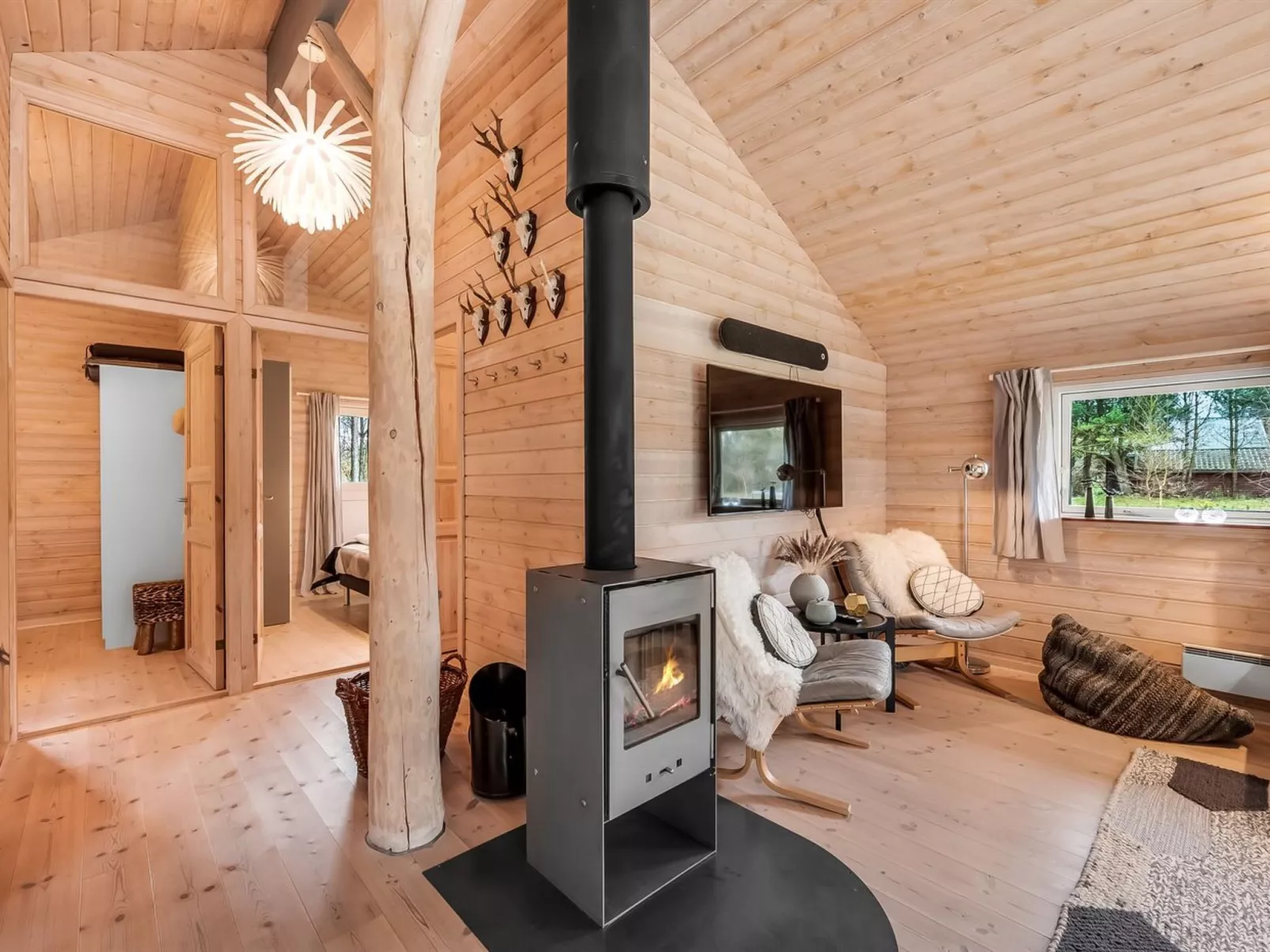 "Aman" - 700m to the fjord-Binnen