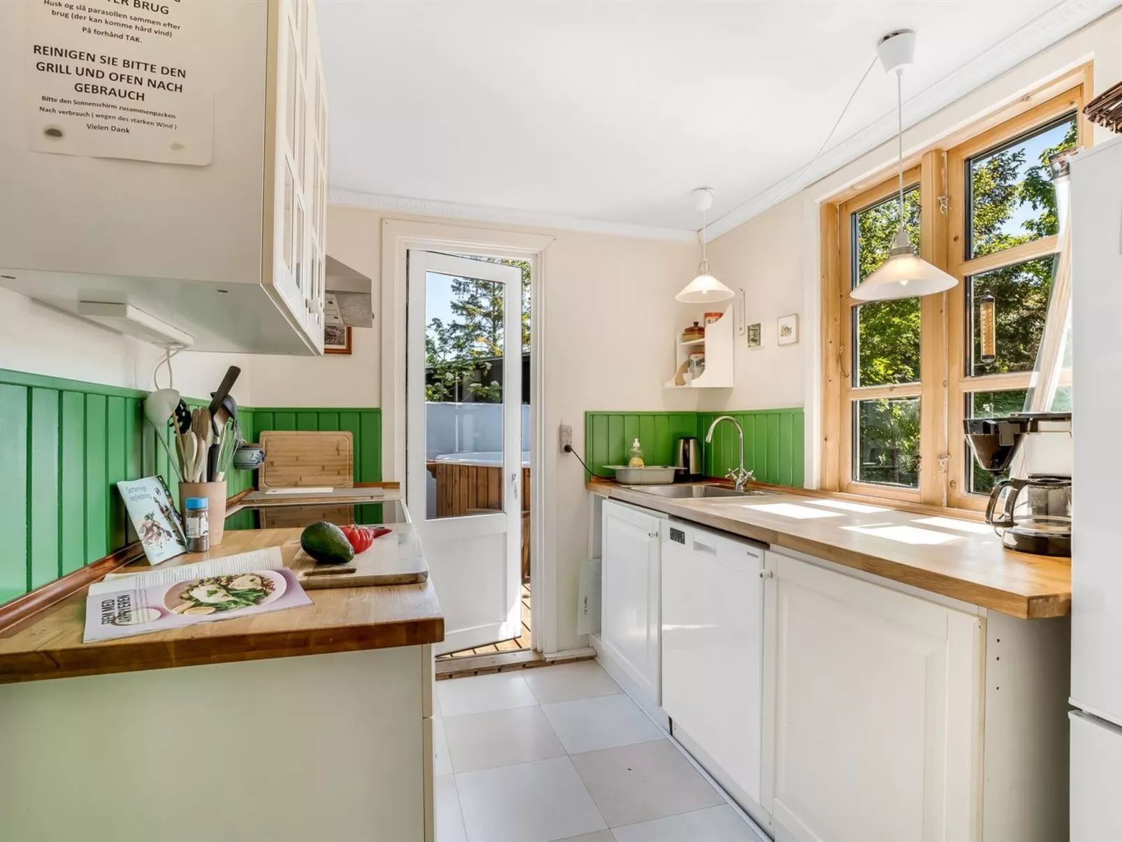 "Carly" - 100m from the sea-Binnen