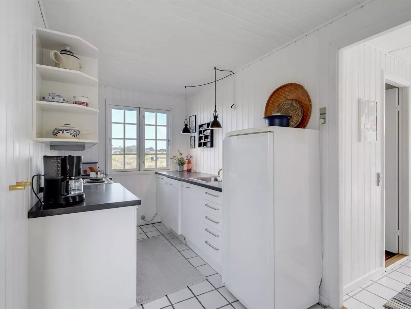 "Aleksi" - 500m from the sea-Binnen