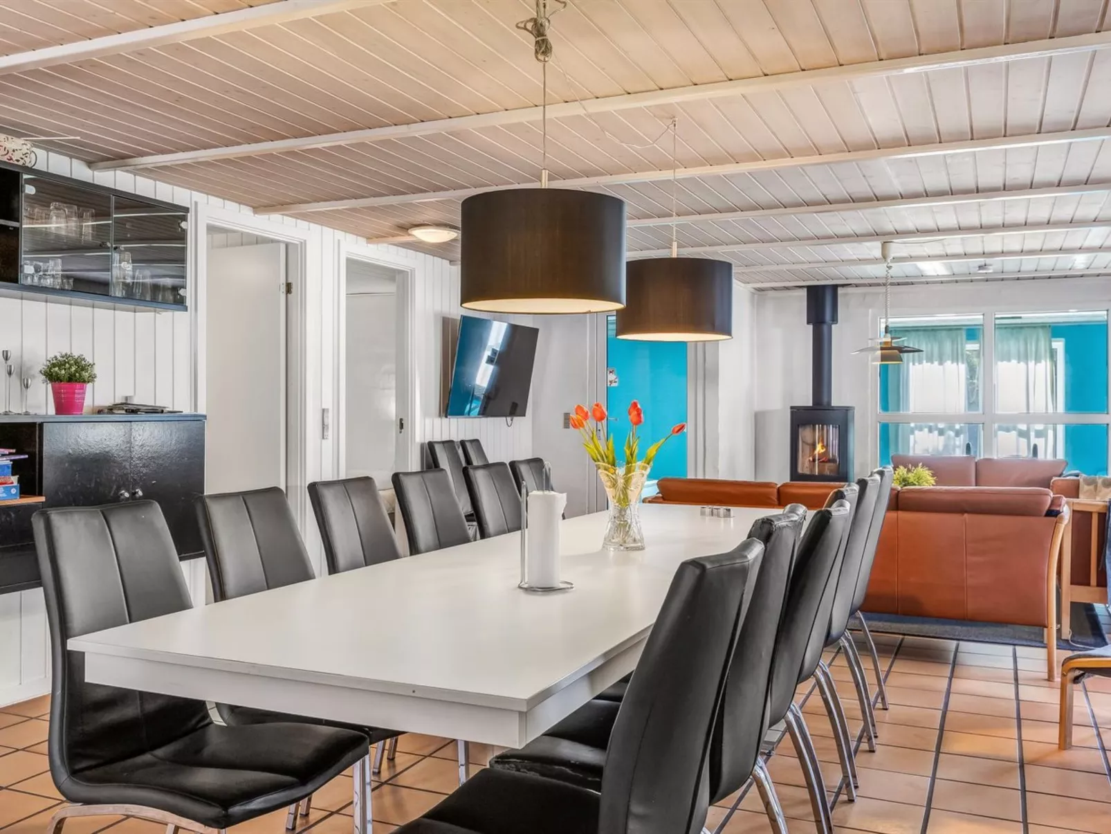 "Livni" - 3.8km from the sea-Binnen