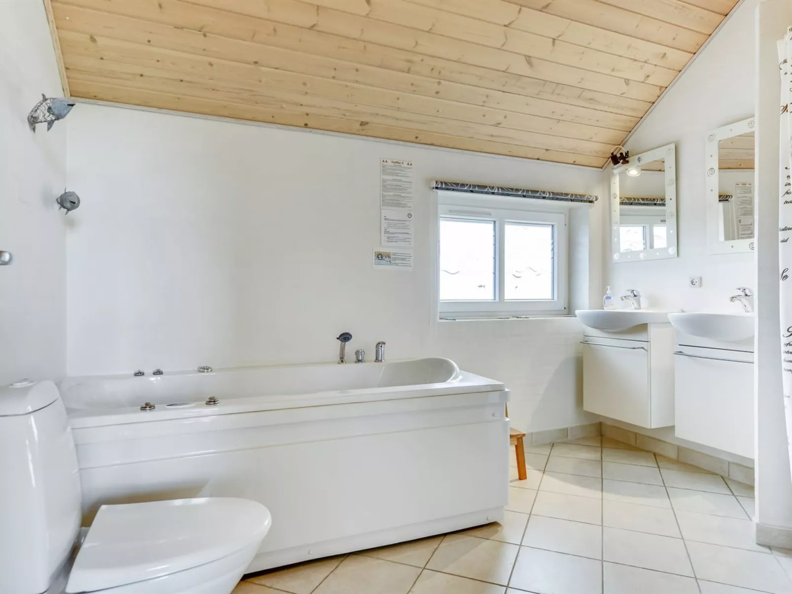 "Sigbritt" - 100m from the sea-Binnen