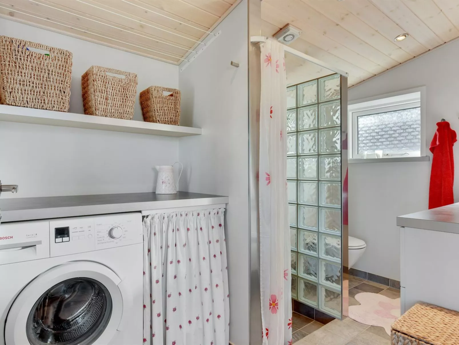 "Haraldina" - 350m to the fjord-Binnen