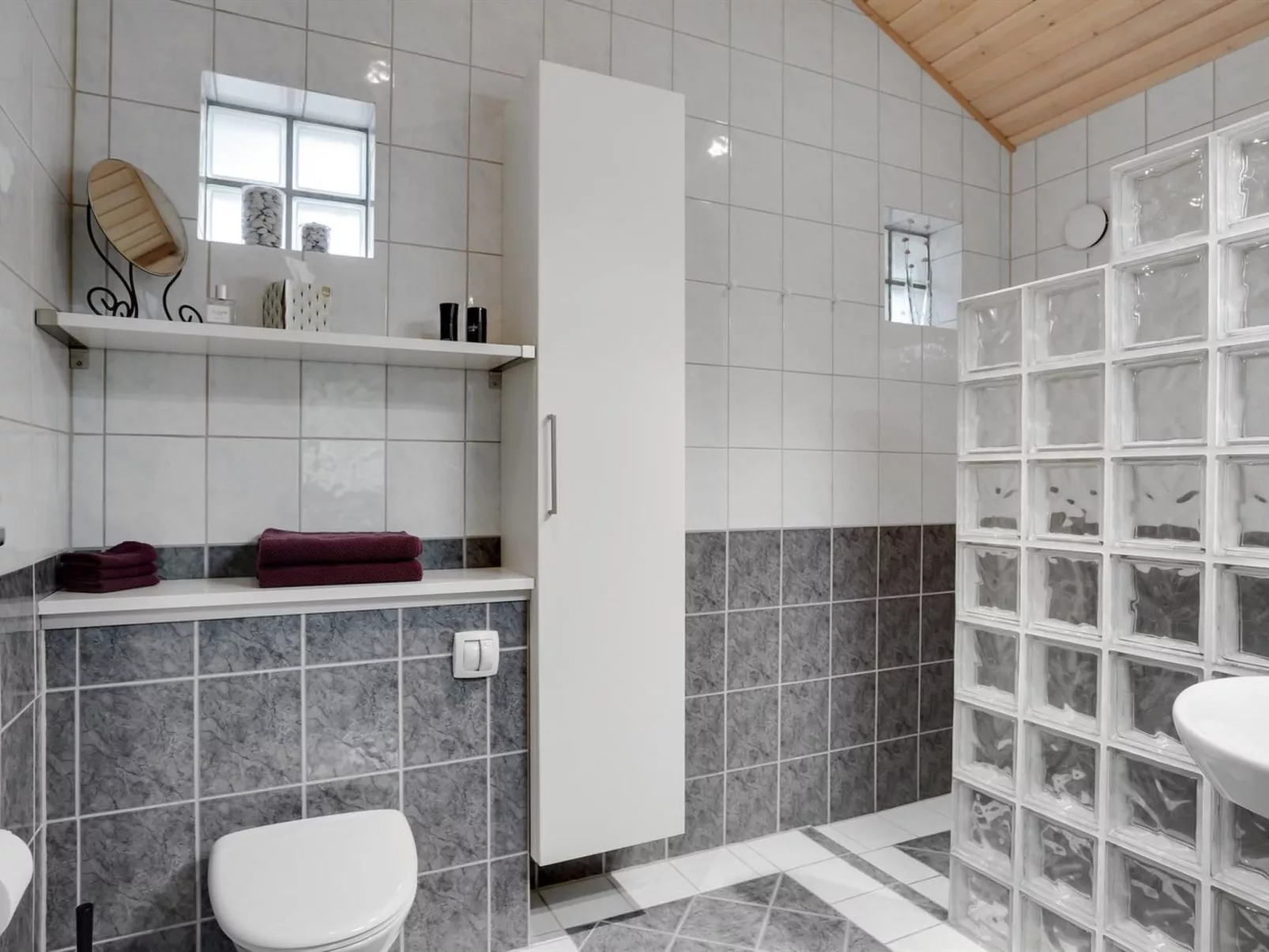 "Danijela" - 1.2km from the sea-Binnen