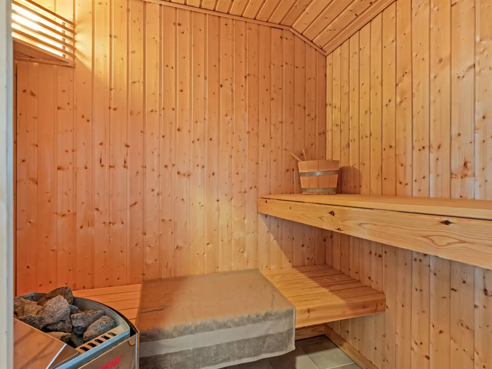 "Dagny" - 300m from the sea-Binnen