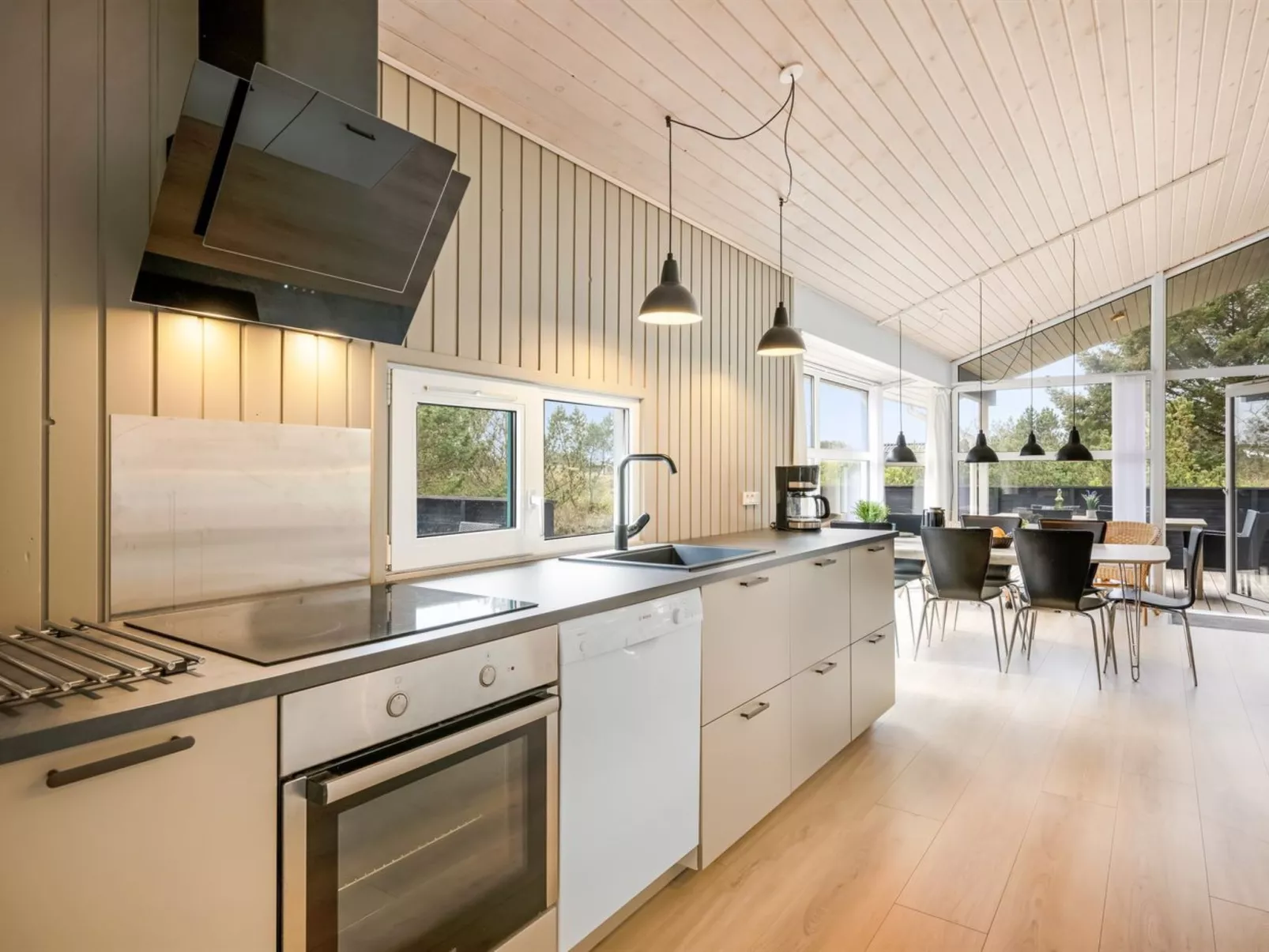 "Andrie" - 800m from the sea-Binnen