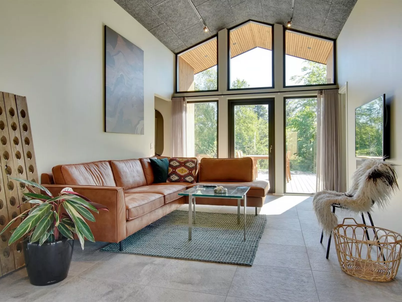 "Ileana" -  from the sea-Binnen