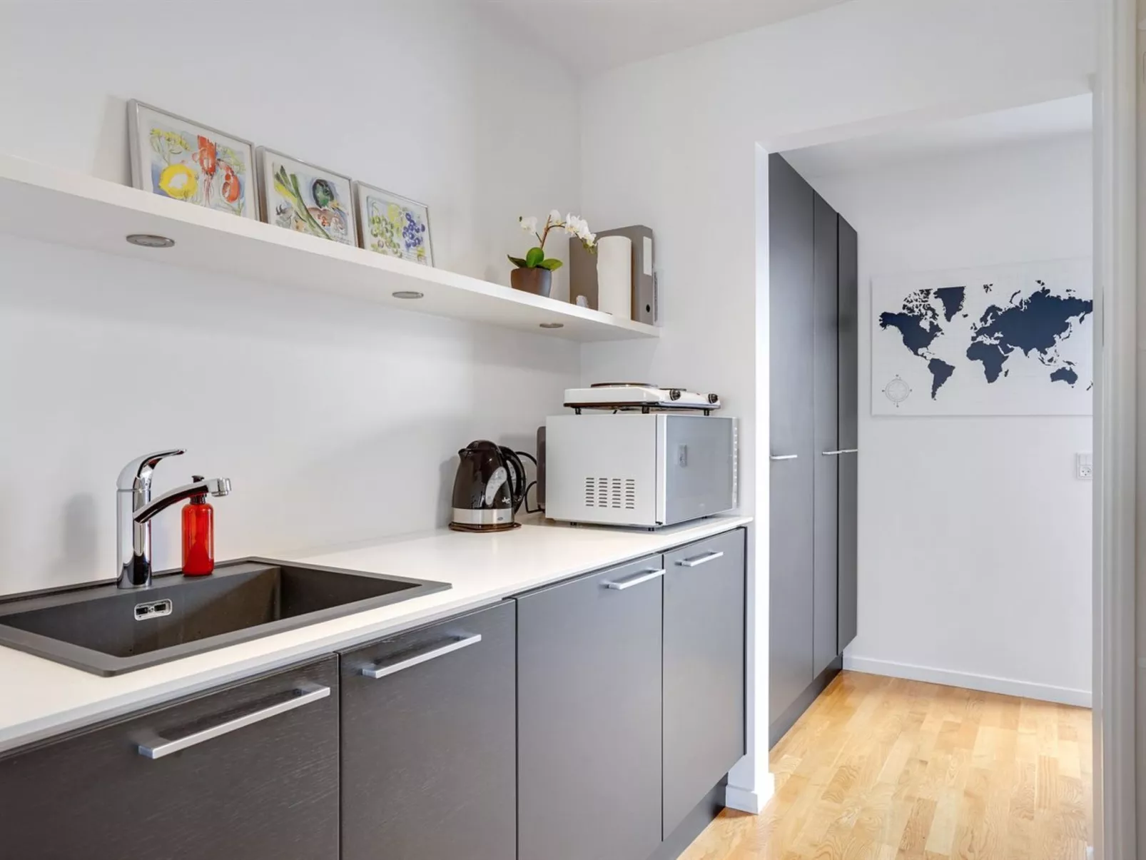 "Elvin" - 20m from the sea-Binnen