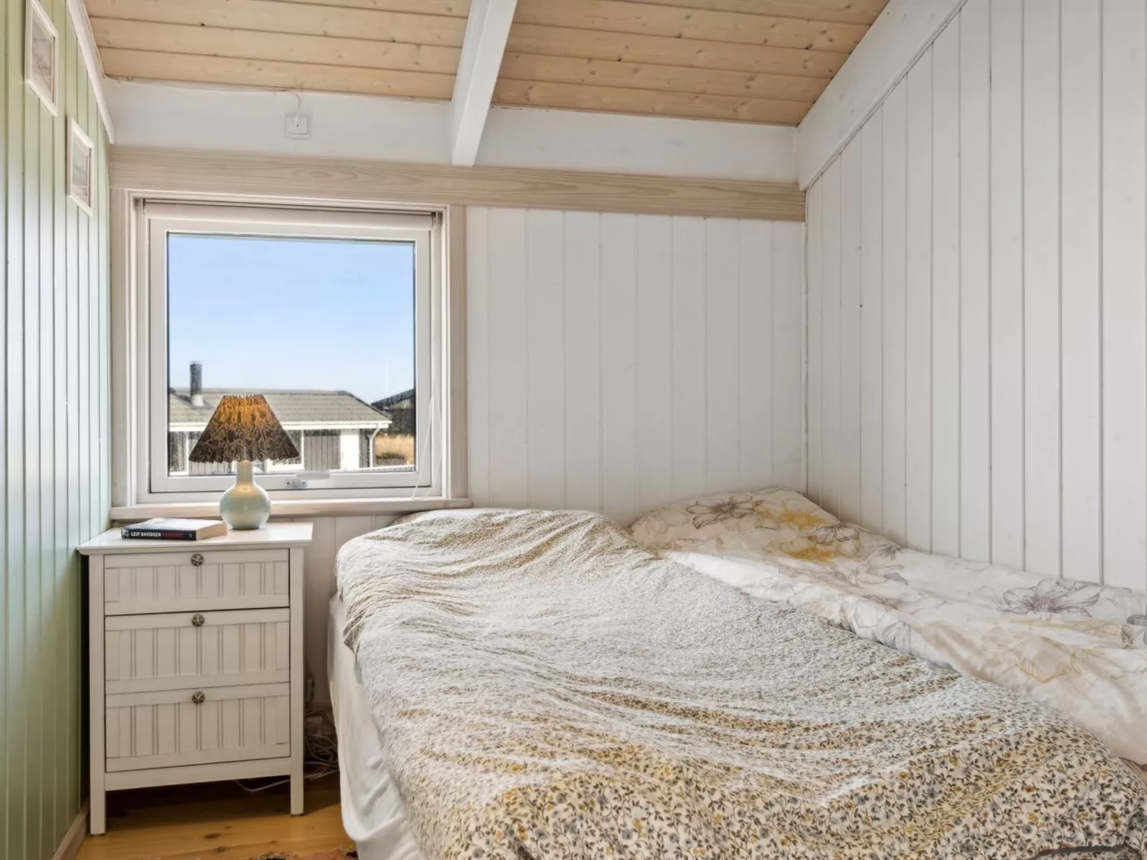 "Bjarni" - 239m from the sea-Binnen