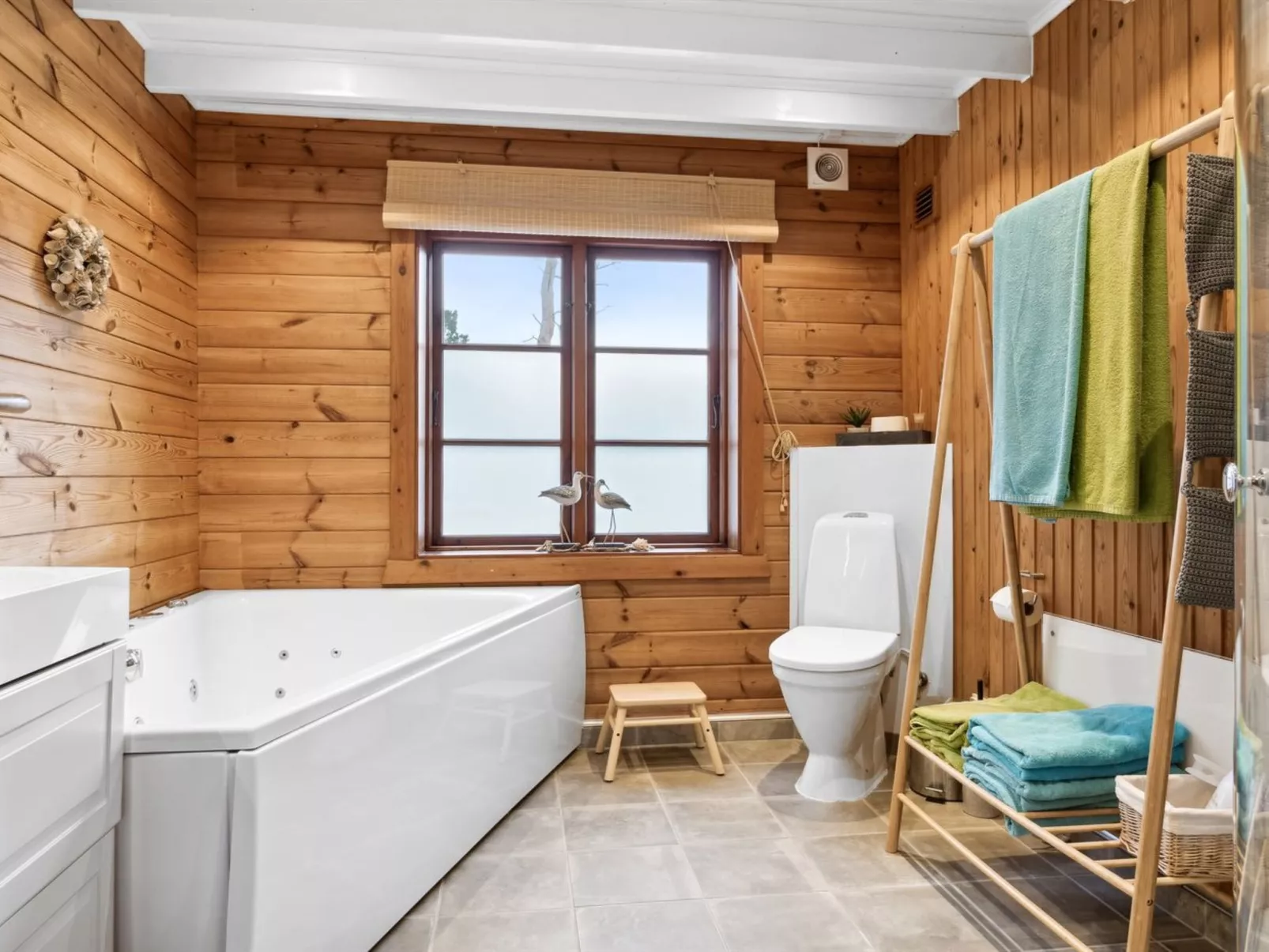 "Ginnie" - 300m from the sea-Binnen