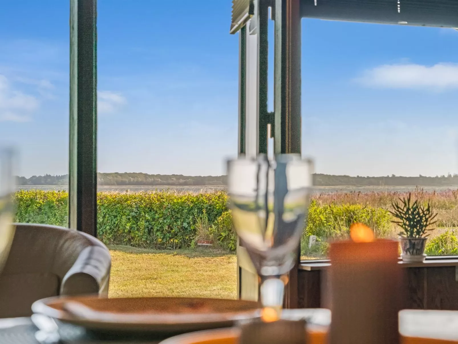 "Tayana" - 75m to the fjord-Buiten