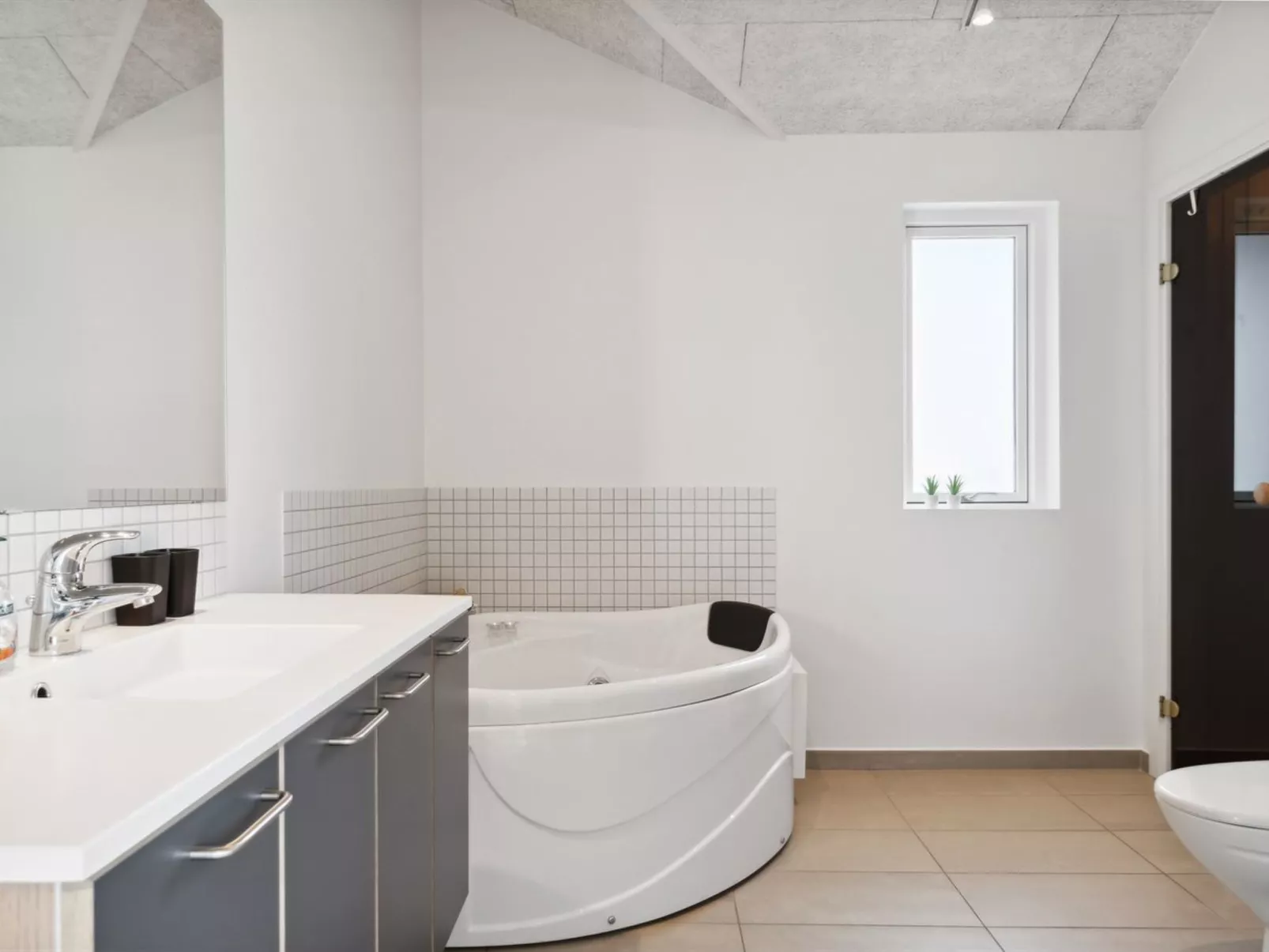 "Fader" - 950m from the sea-Binnen