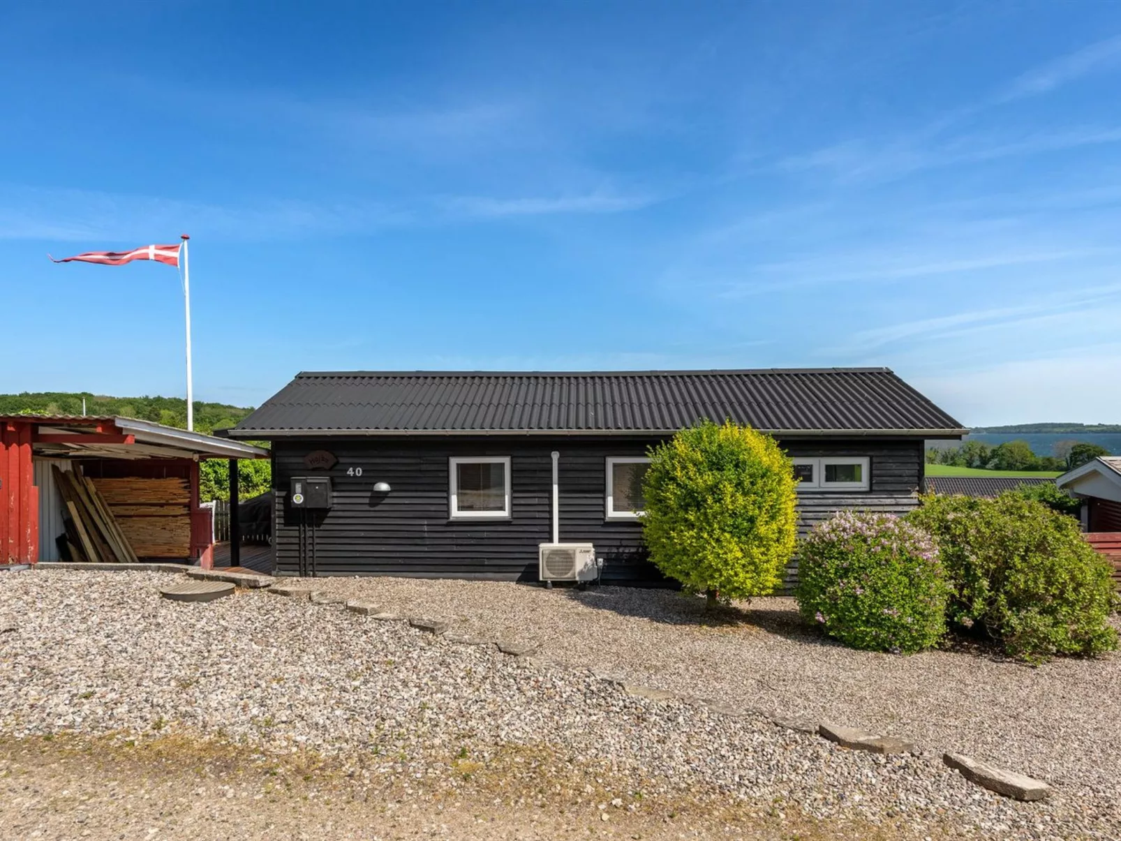 "Axeln" - 300m to the fjord-Buiten