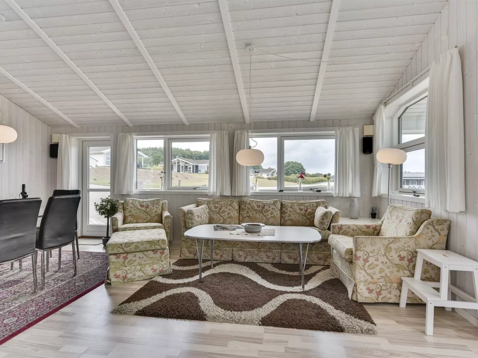 "Sisko" - 600m from the sea-Binnen