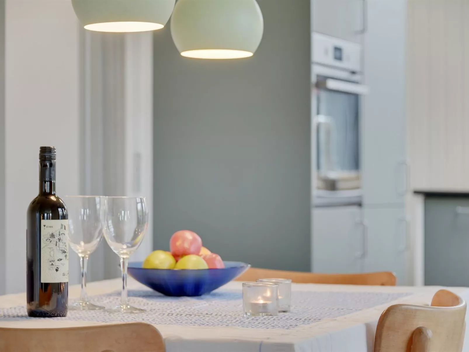 "Roar" - 500m from the sea-Binnen