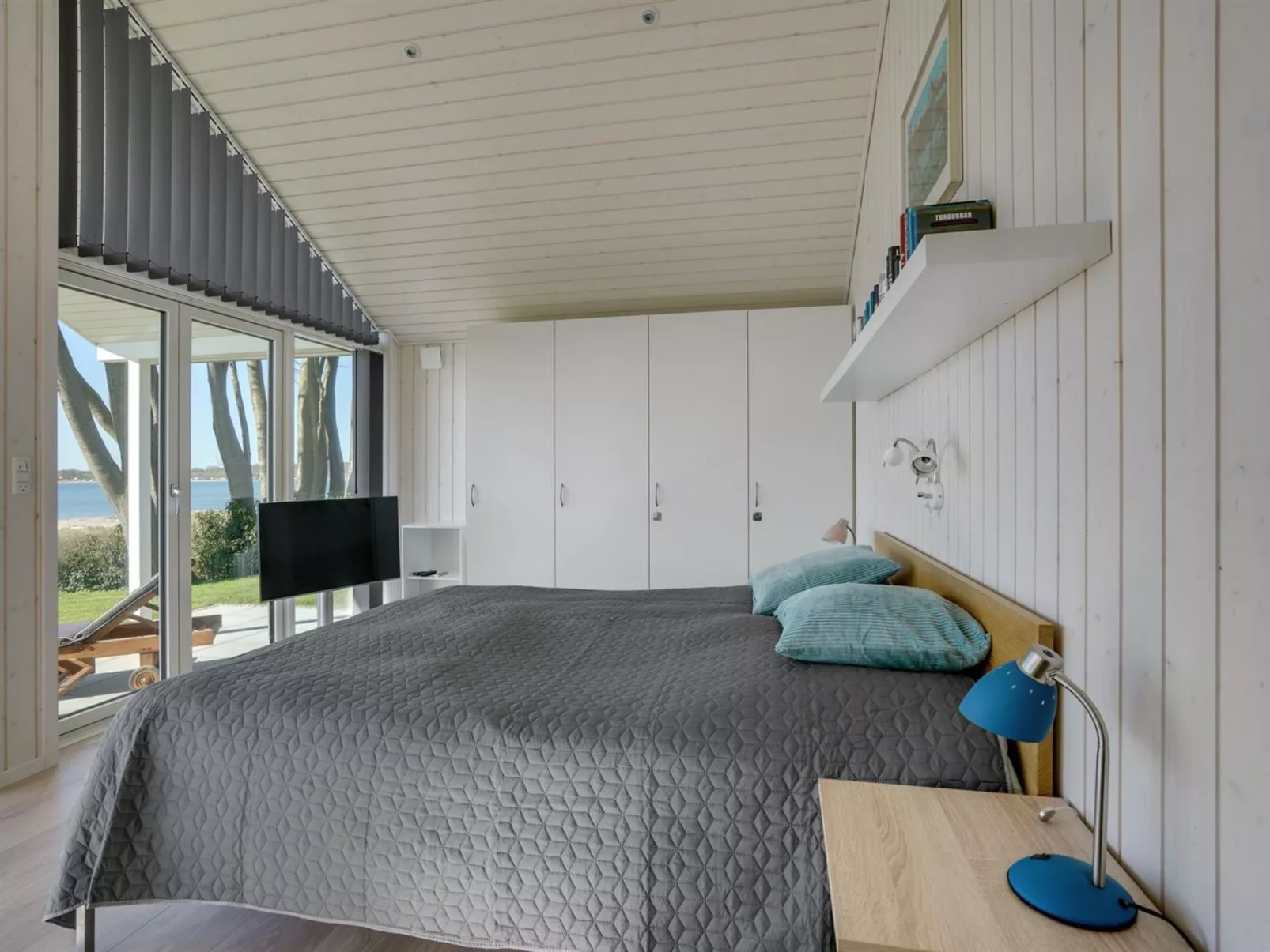 "Lander" - 20m from the sea-Binnen