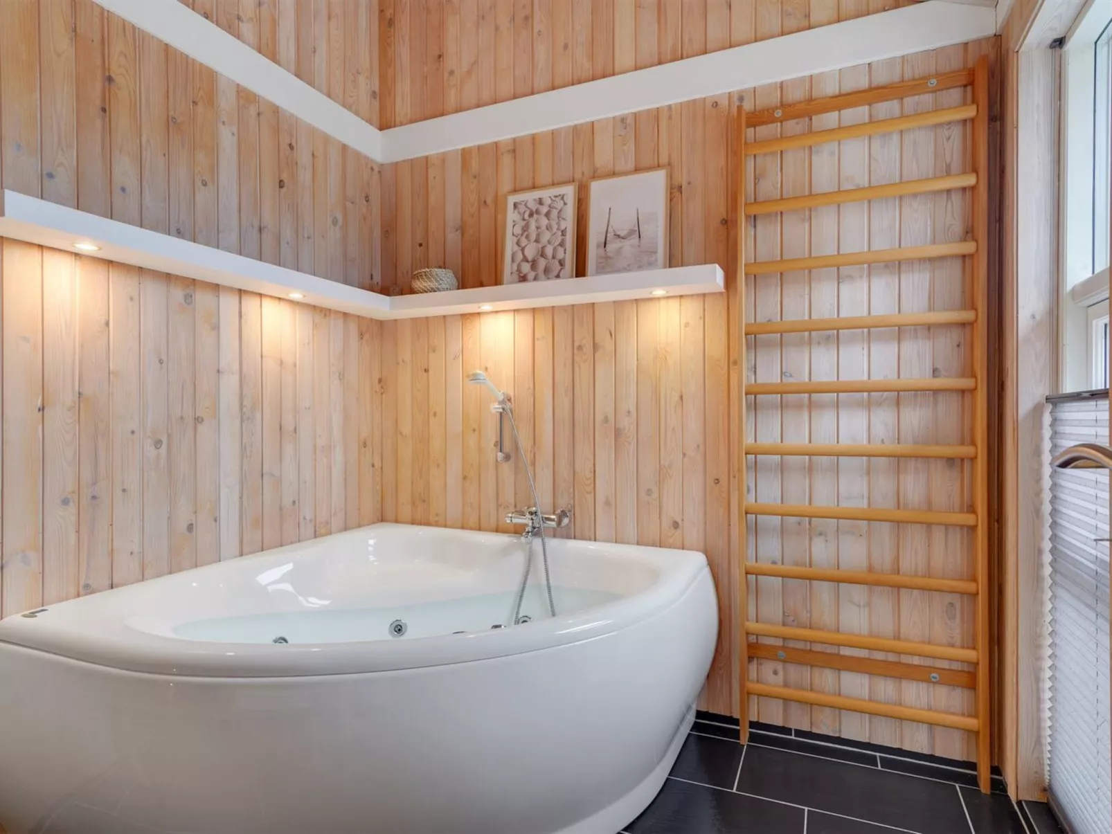 "Nica" - 100m from the sea-Binnen