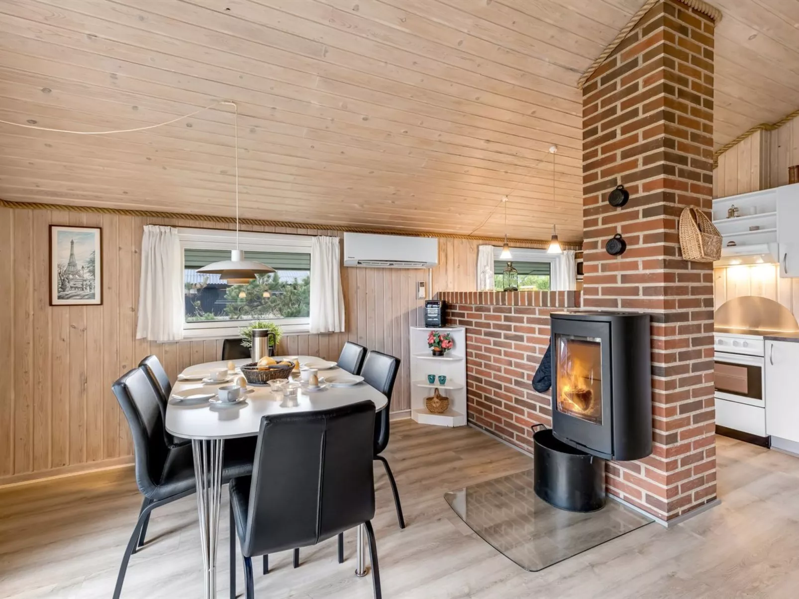 "Unni" -  from the sea-Binnen