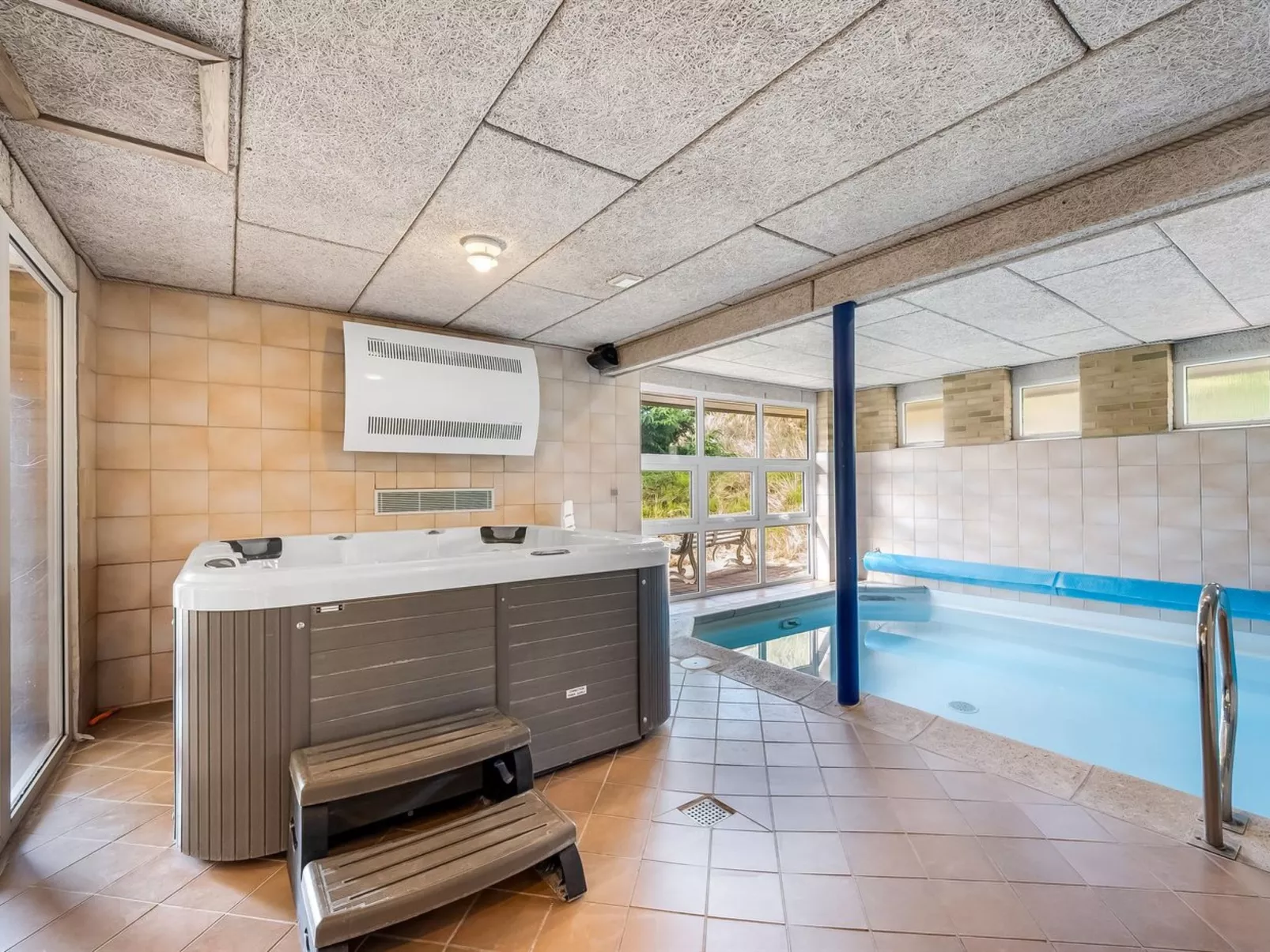 "Ewy" - 300m from the sea-Binnen