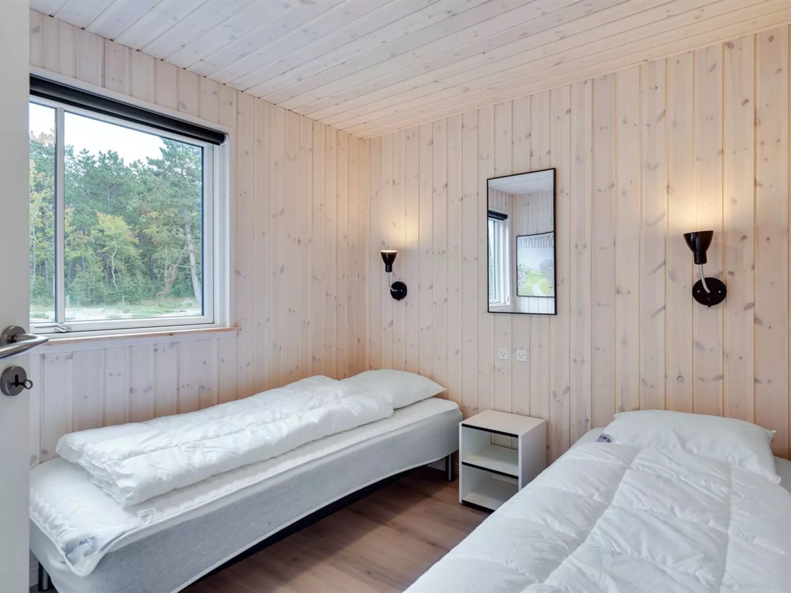 "Jorn" - 75m from the sea-Binnen