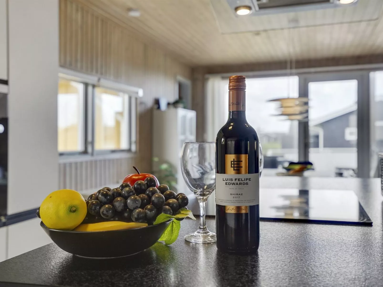 "Hebba" - 300m from the sea-Binnen