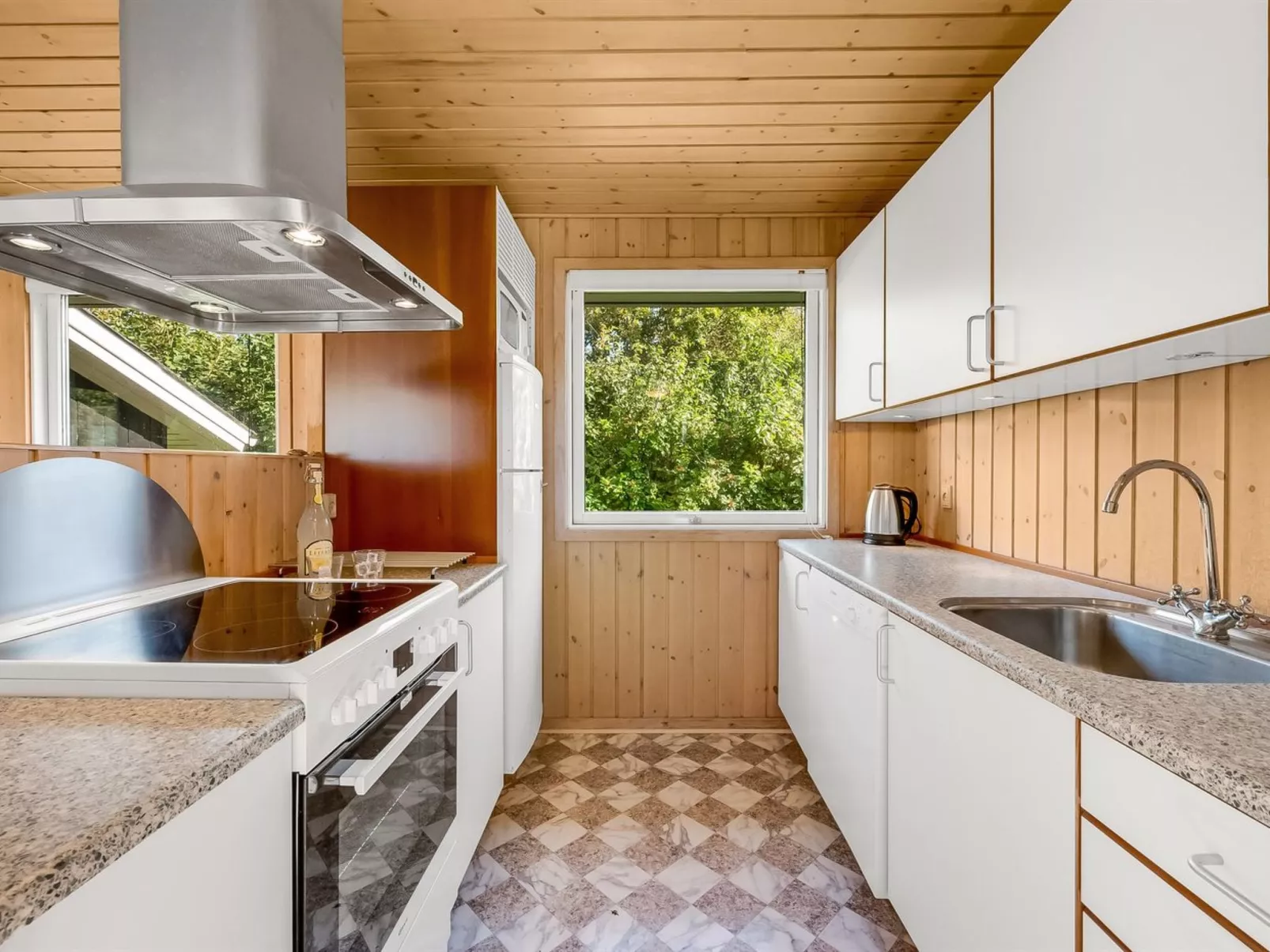 "Brenda" - 300m to the fjord-Binnen