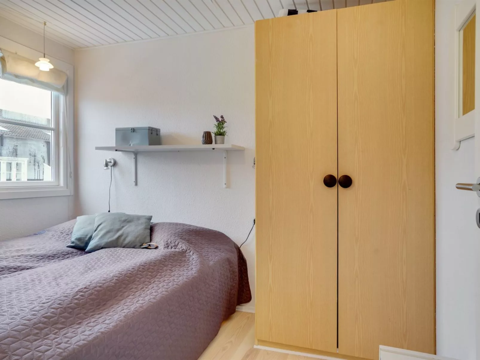 "Tofan" - 100m to the fjord-Binnen