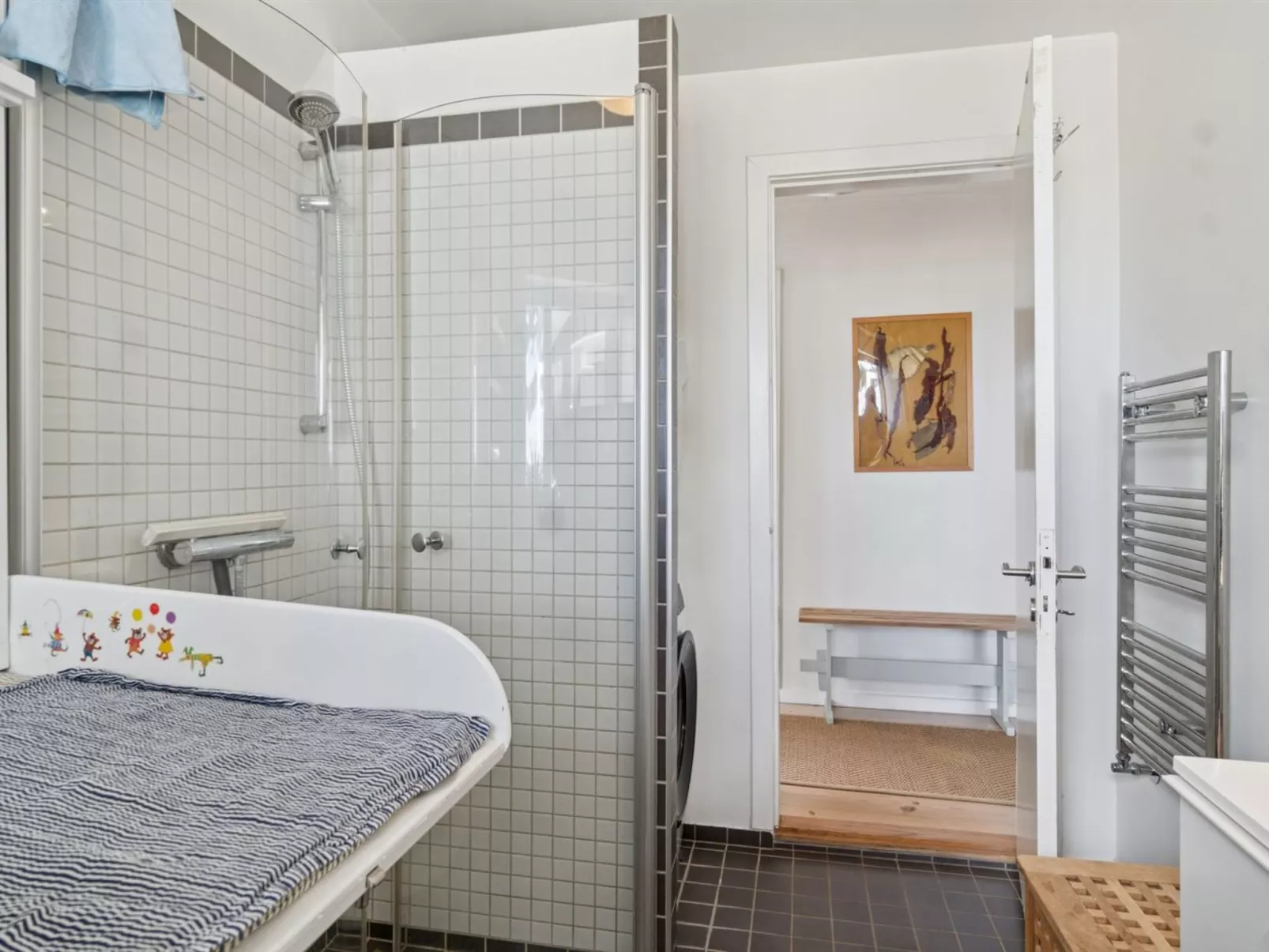 "Varma" - 25m from the sea-Binnen