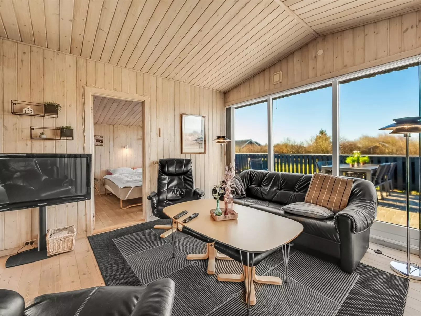 "Benjamina" - 530m to the fjord-Binnen