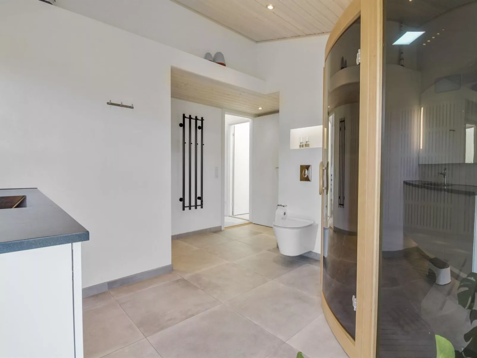 "Hroswitha" - 100m from the sea-Binnen