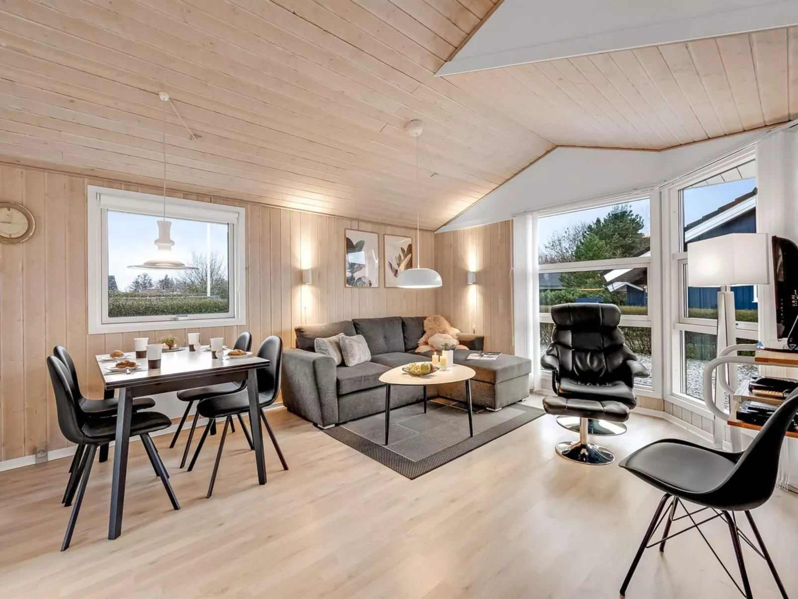 "Marten" - 1.2km to the fjord-Binnen