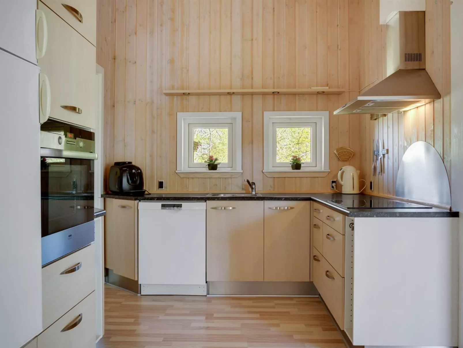 "Ebbi" - 36km from the sea-Binnen