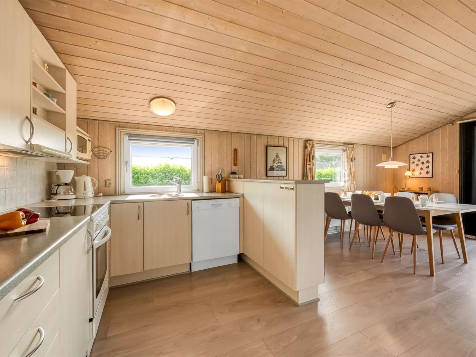 "Robertha" - 800m to the fjord-Binnen