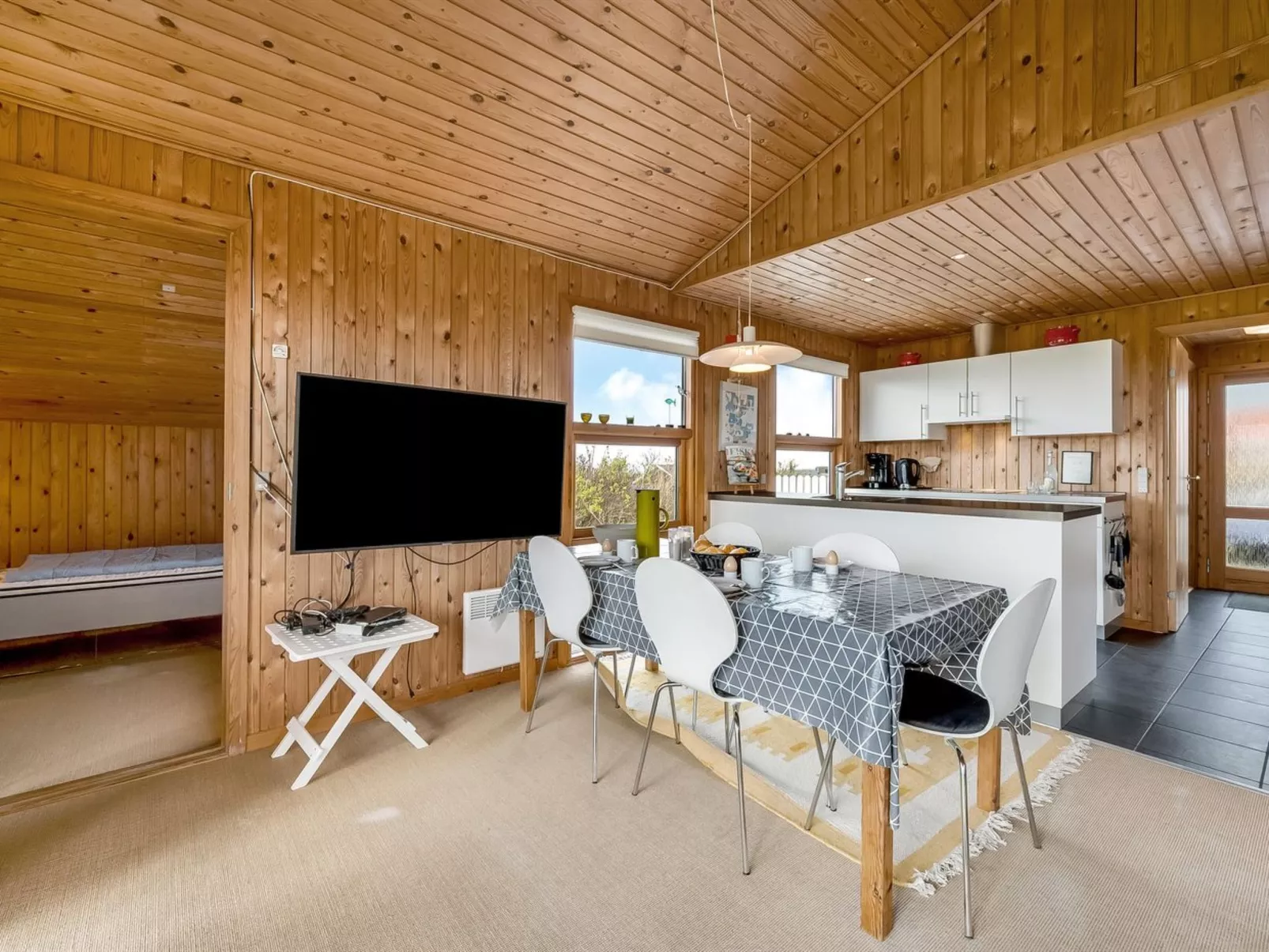 "Tanea" - 700m to the fjord-Binnen