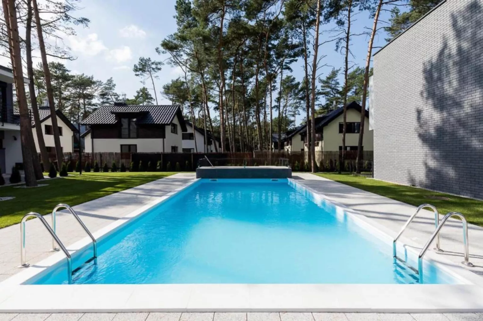 Domy szeregowe z dostępem do basenu Pobierowo-Zwembad