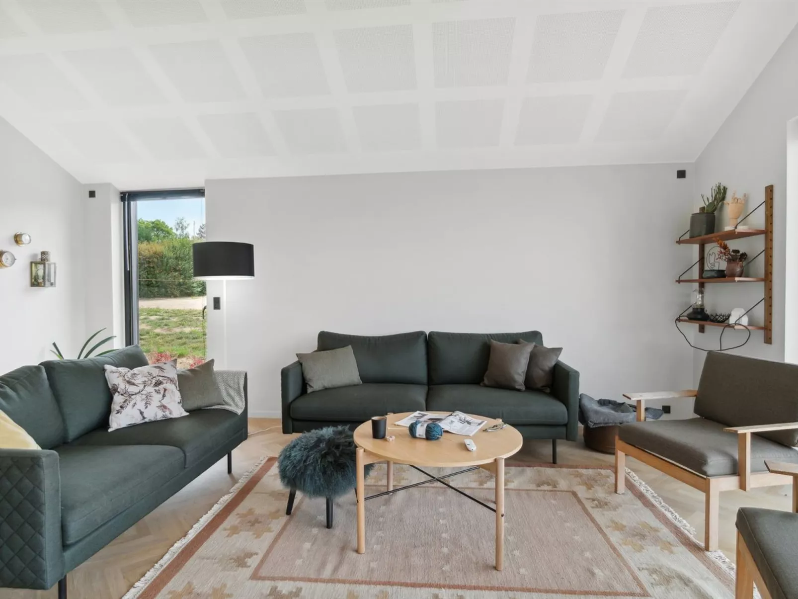 "Edina" - 350m from the sea-Binnen