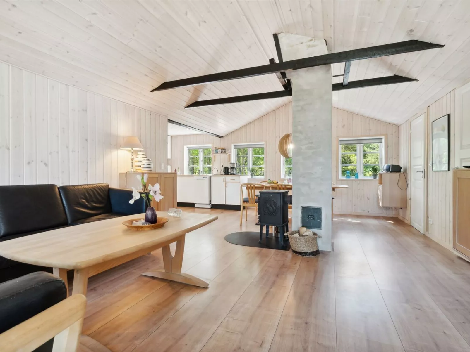 "Ilmari" - 150m from the sea-Binnen