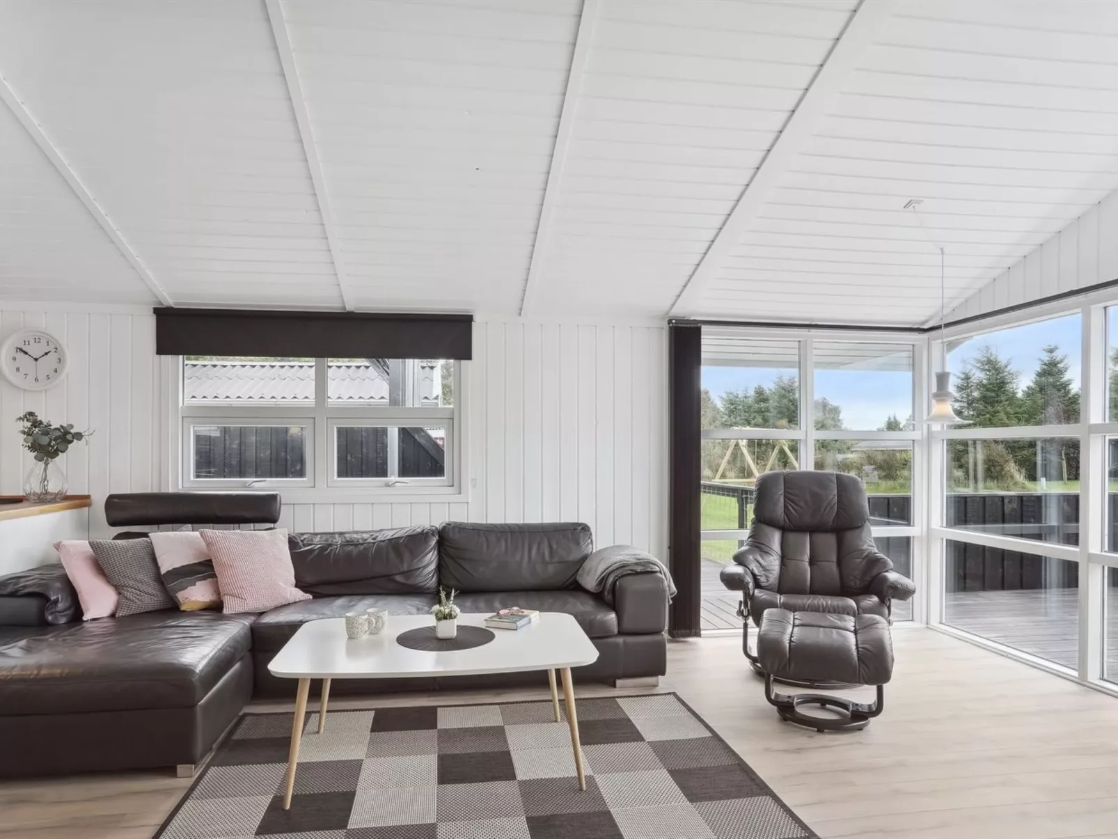 "Sylvi" - 750m from the sea-Binnen