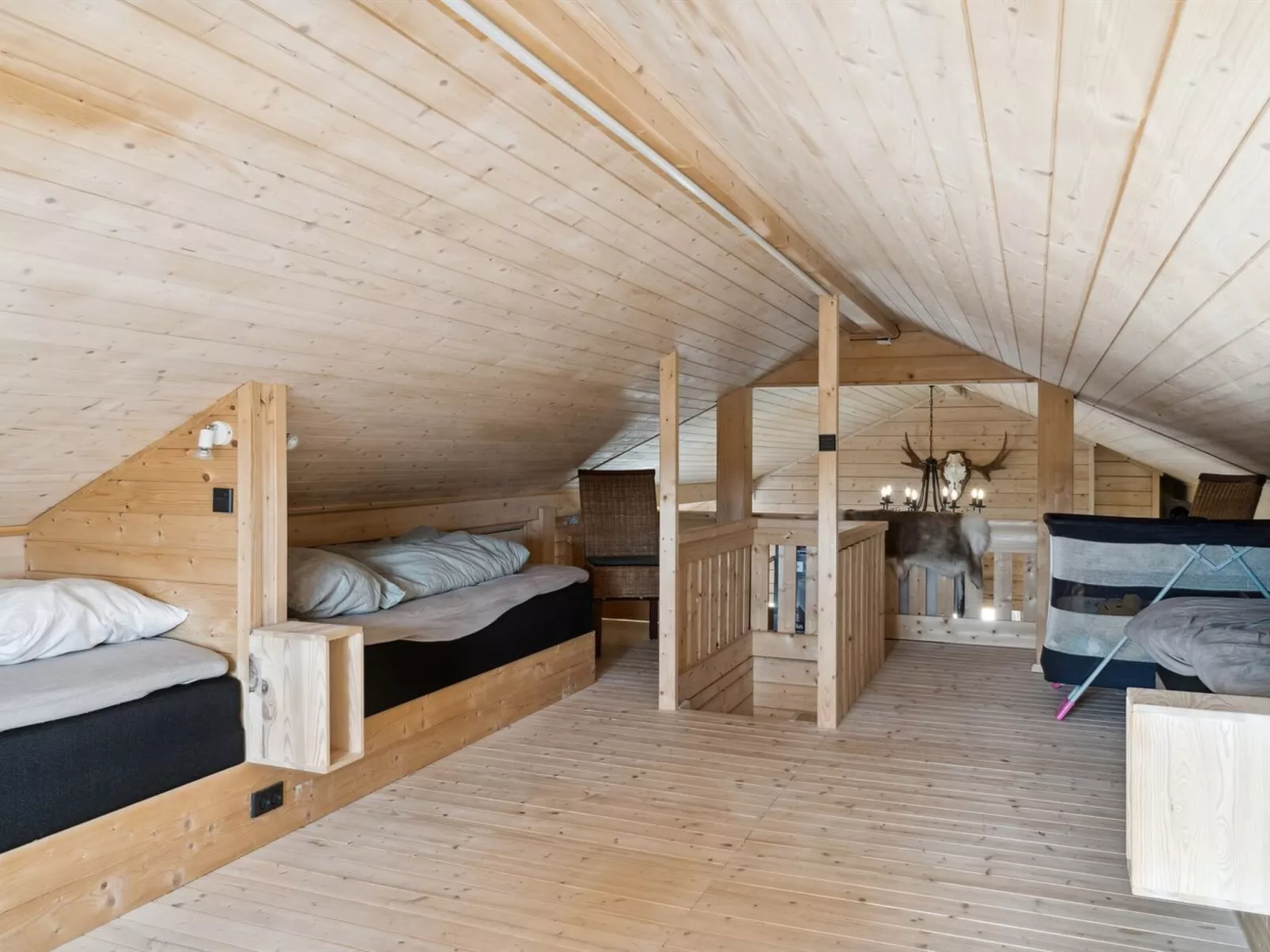 "Vicktoria" - 1.5km from the sea-Binnen