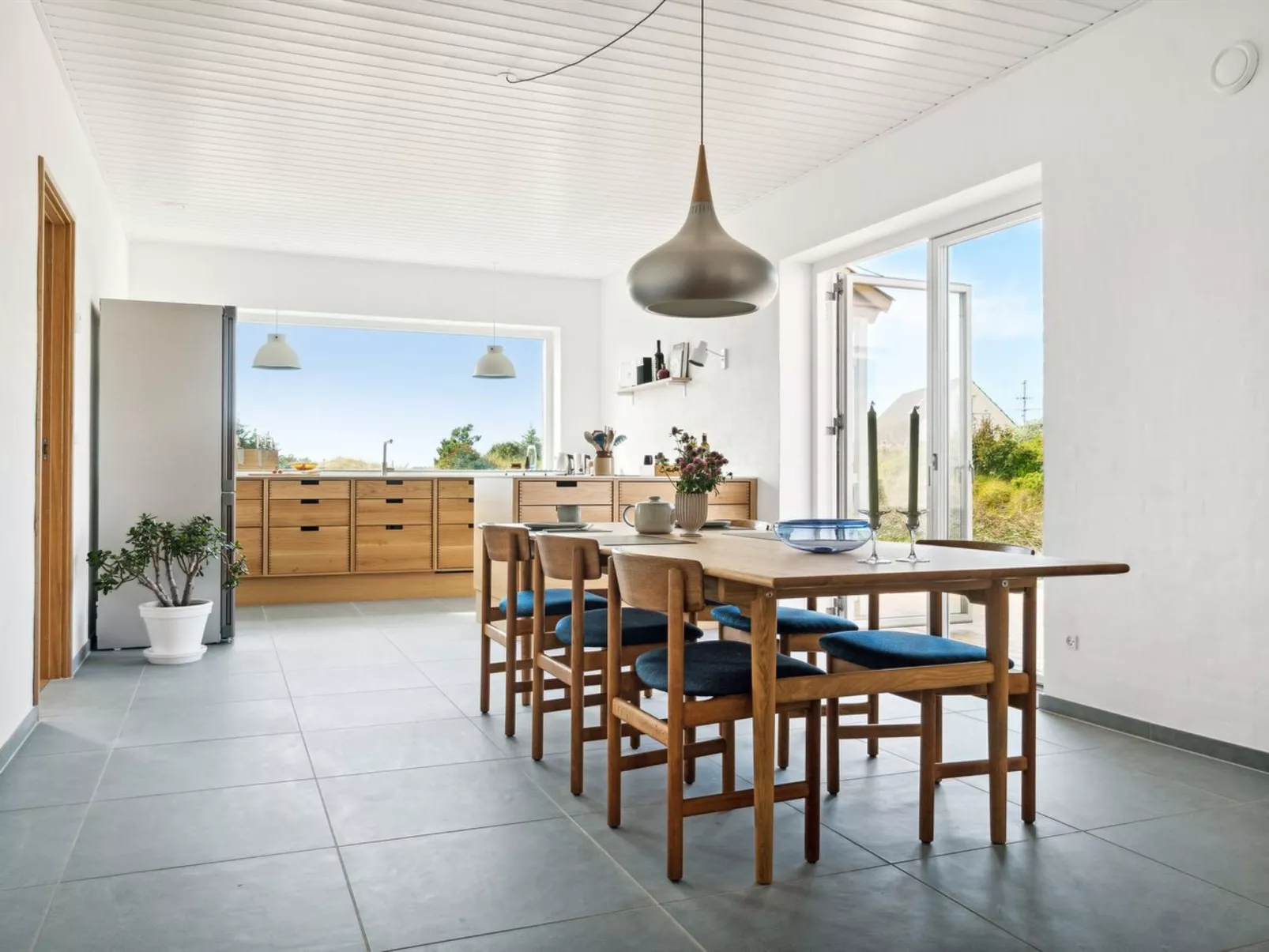 "Yakari" - 1km from the sea-Binnen