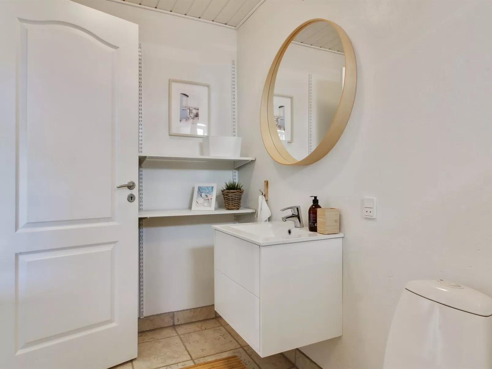 "Thorgny" - 900m from the sea-Binnen