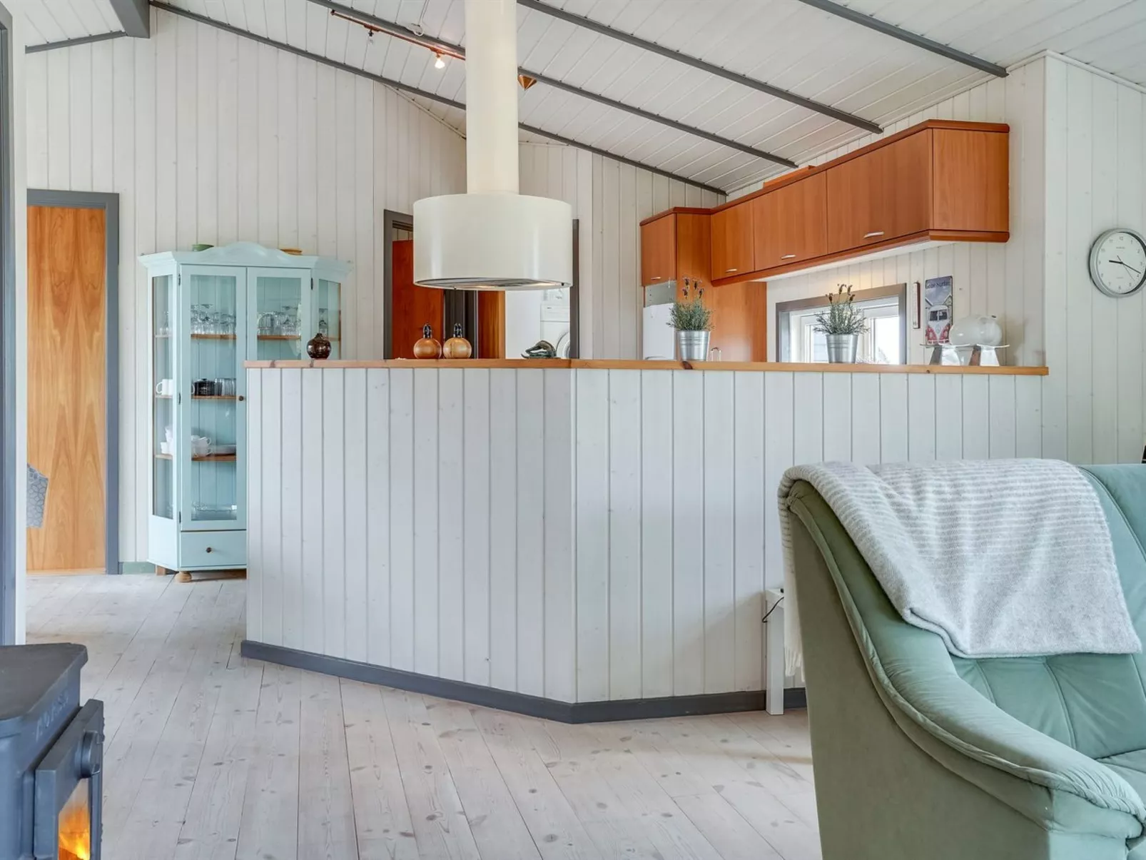 "Floria" - 1.4km from the sea-Binnen