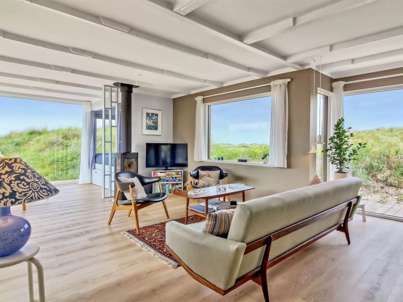 "Hoat" - 300m from the sea-Binnen