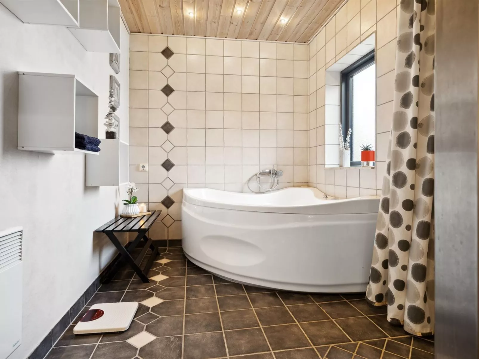 "Alona" - 90m from the sea-Binnen