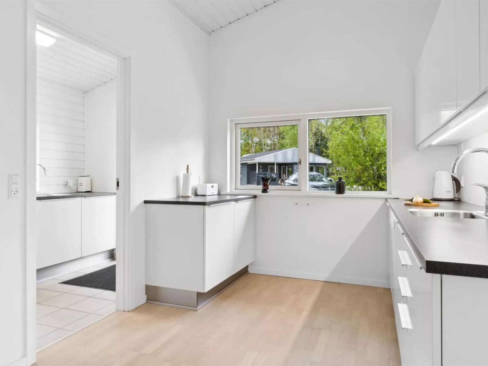 "Majvor" - 200m from the sea-Binnen