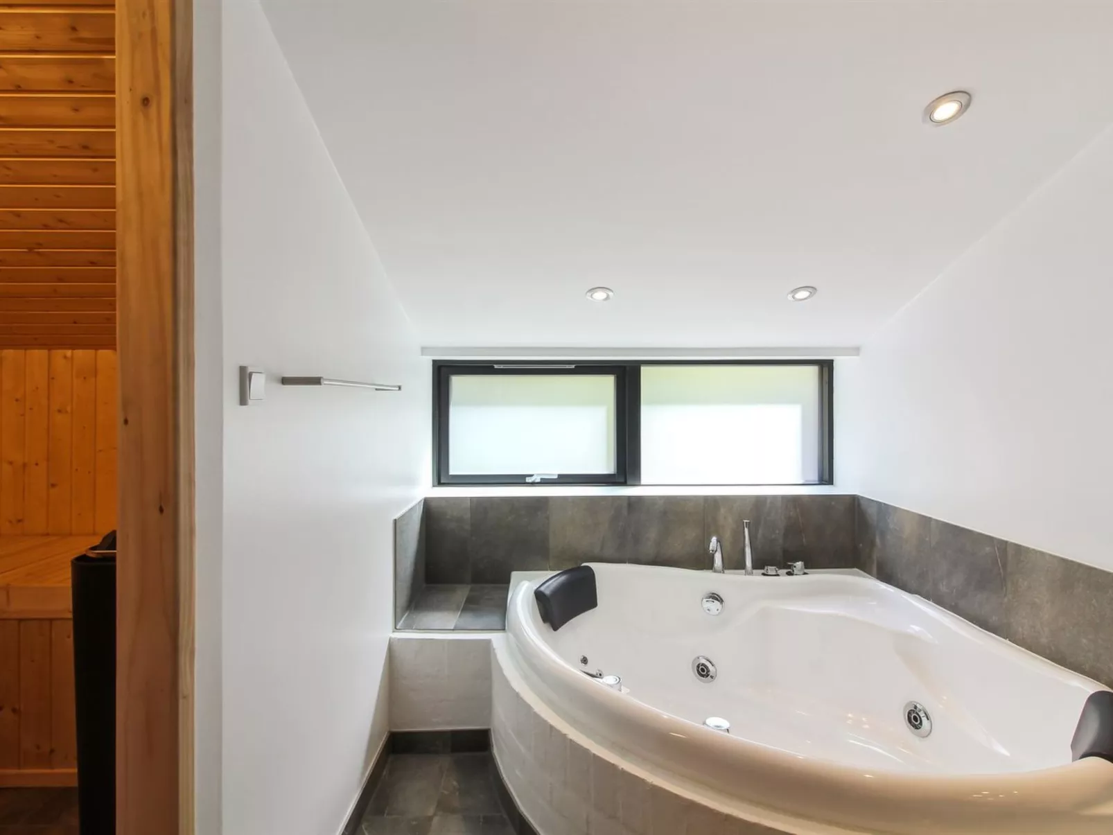 "Kristiina" - 500m from the sea-Binnen