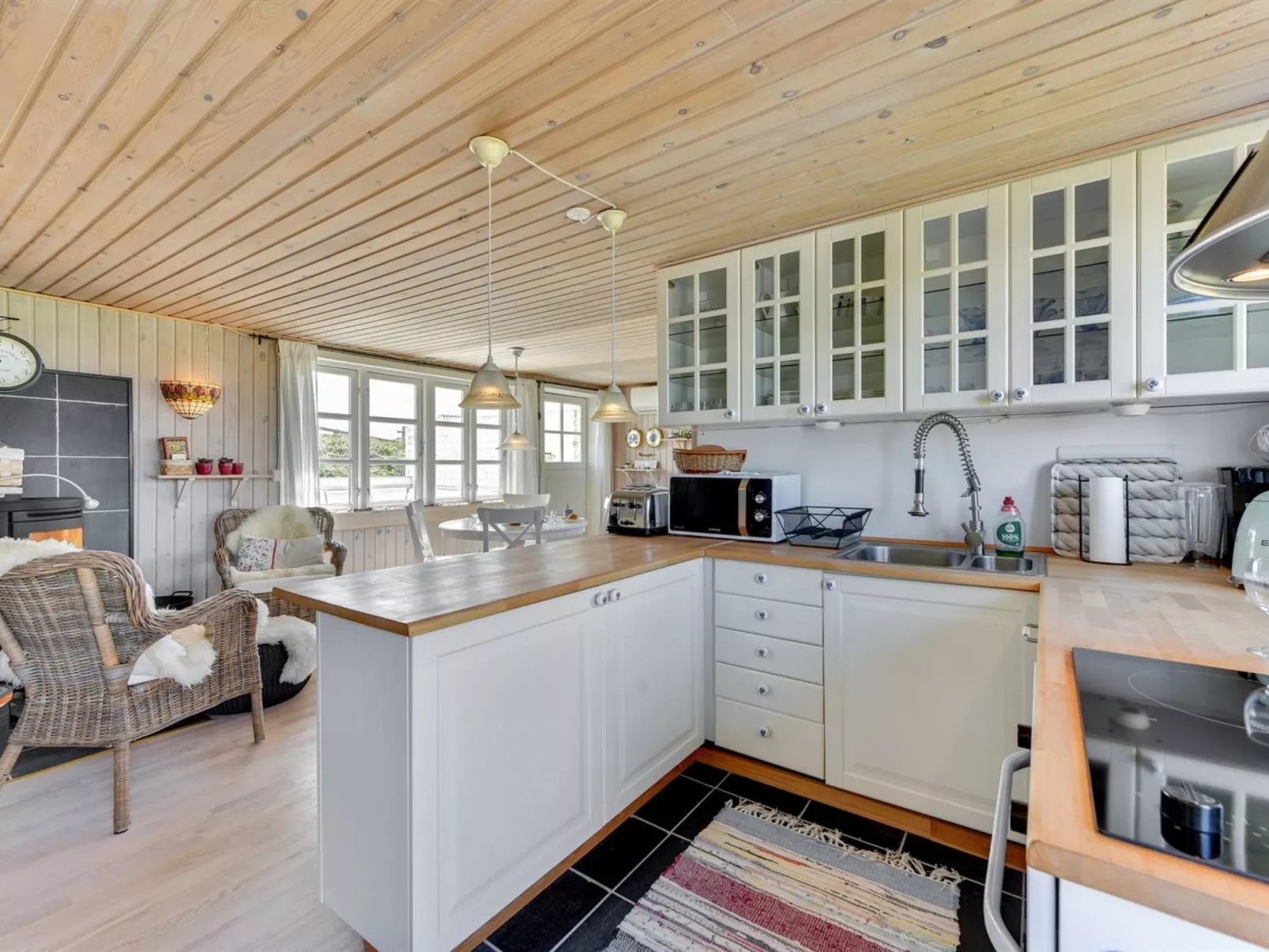 "Heilo" -  from the sea-Binnen